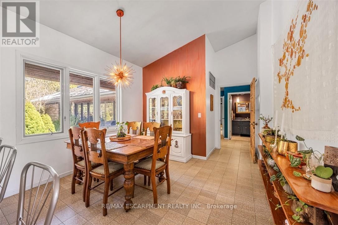 302783 DOUGLAS STREET Image 23