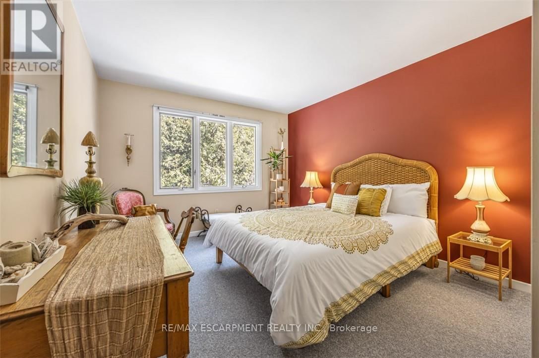 302783 DOUGLAS STREET Image 29
