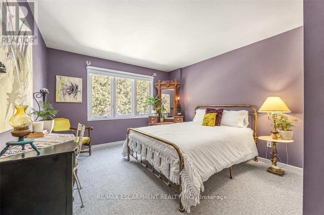 302783 DOUGLAS STREET Image 31