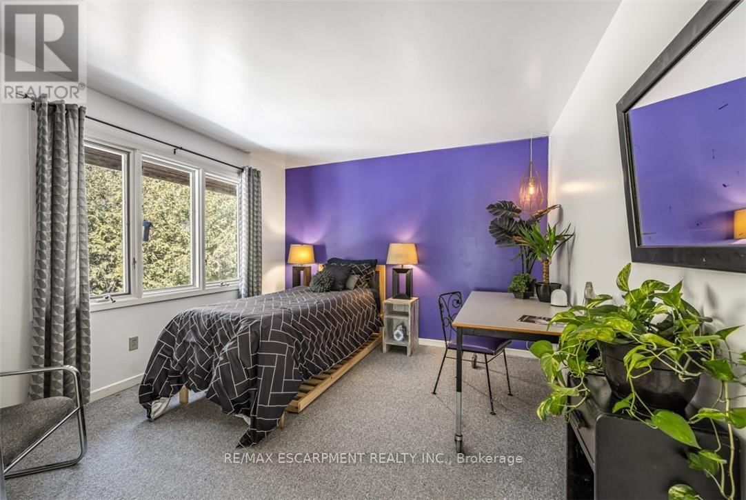 302783 DOUGLAS STREET Image 33