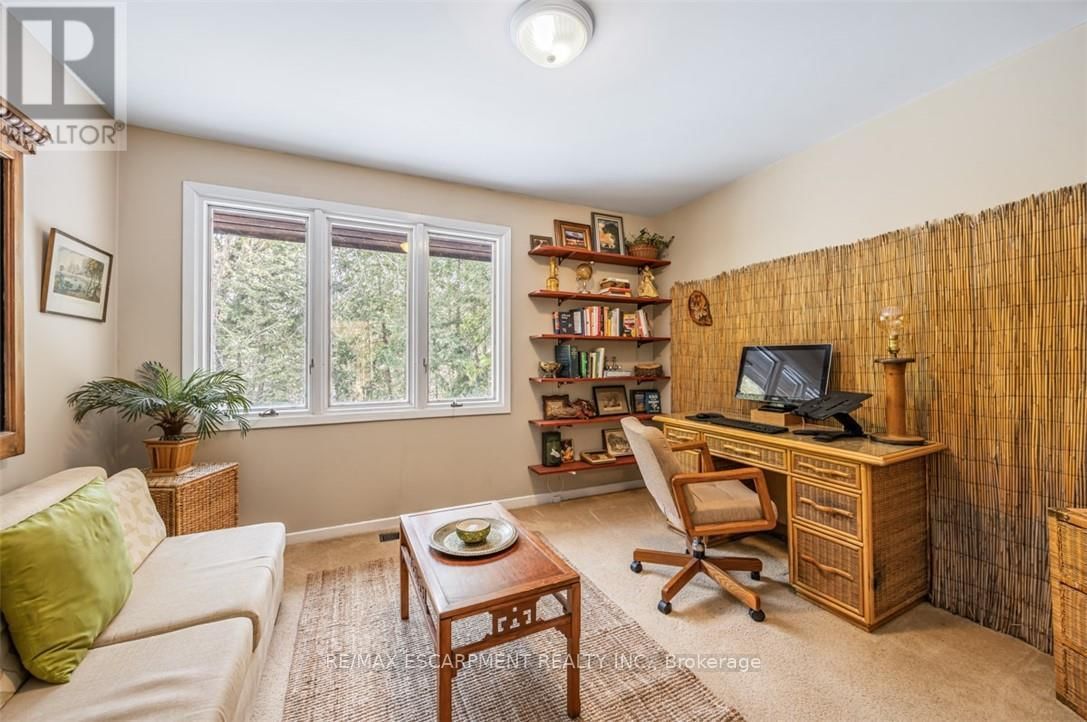 302783 DOUGLAS STREET Image 37