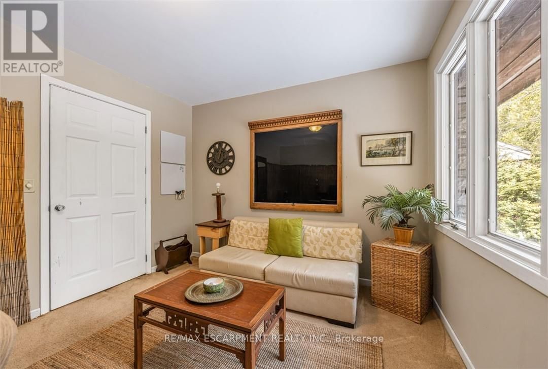 302783 DOUGLAS STREET Image 38