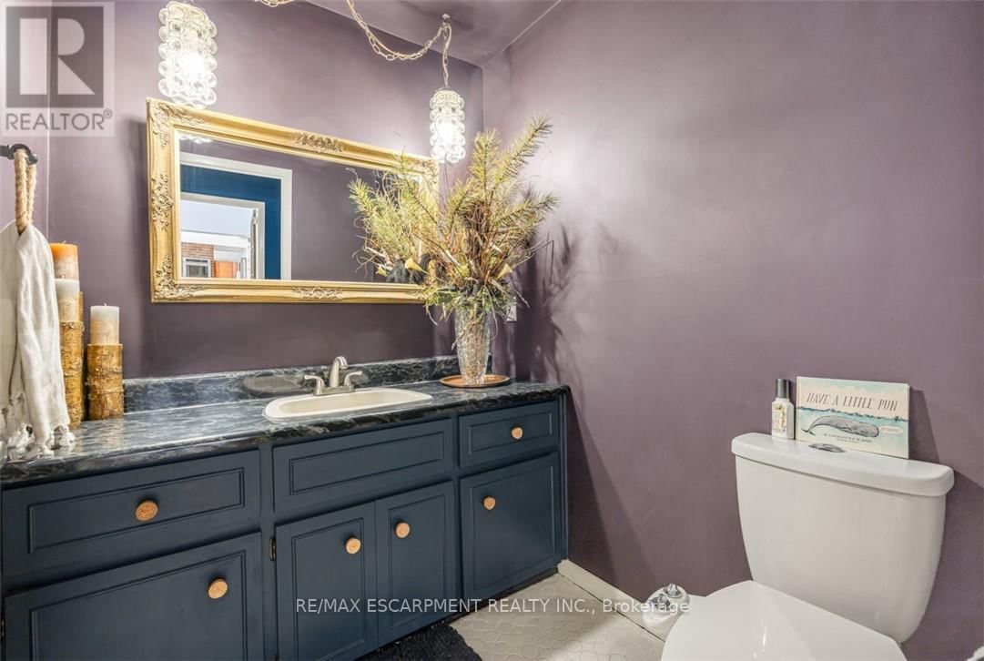 302783 DOUGLAS STREET Image 41