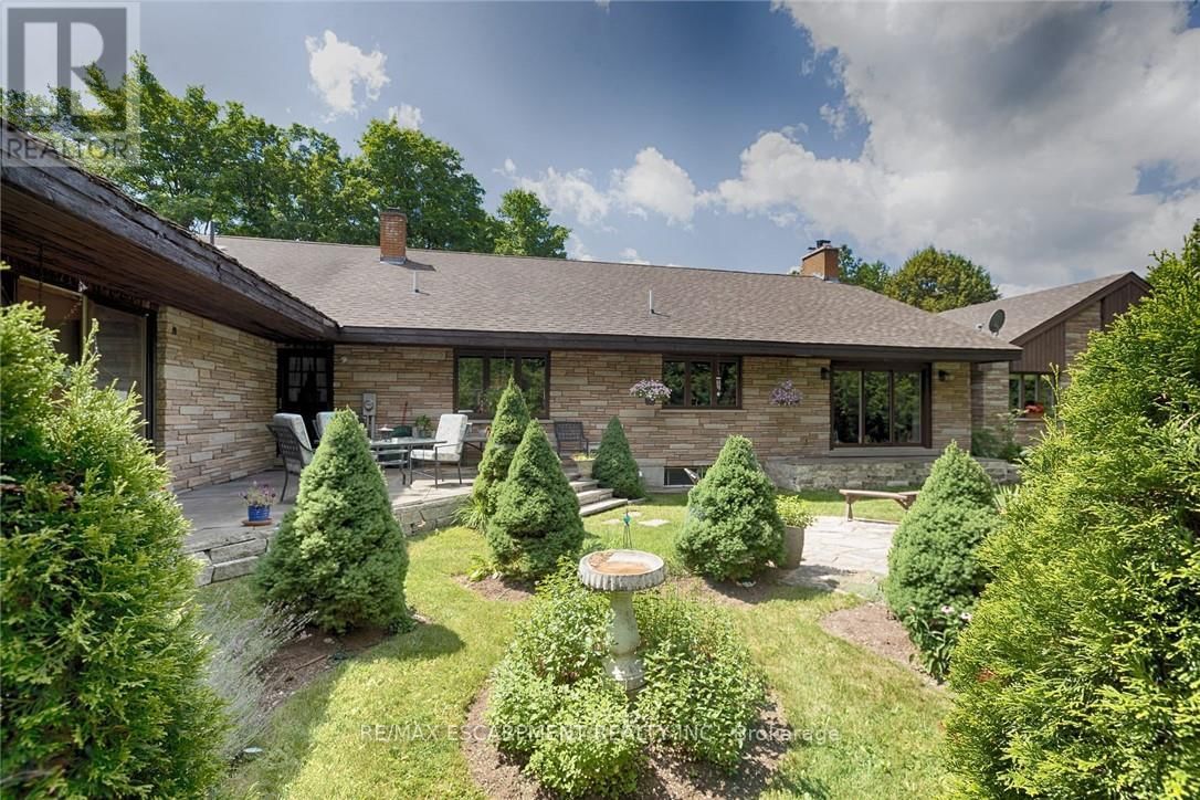 302783 DOUGLAS STREET Image 44