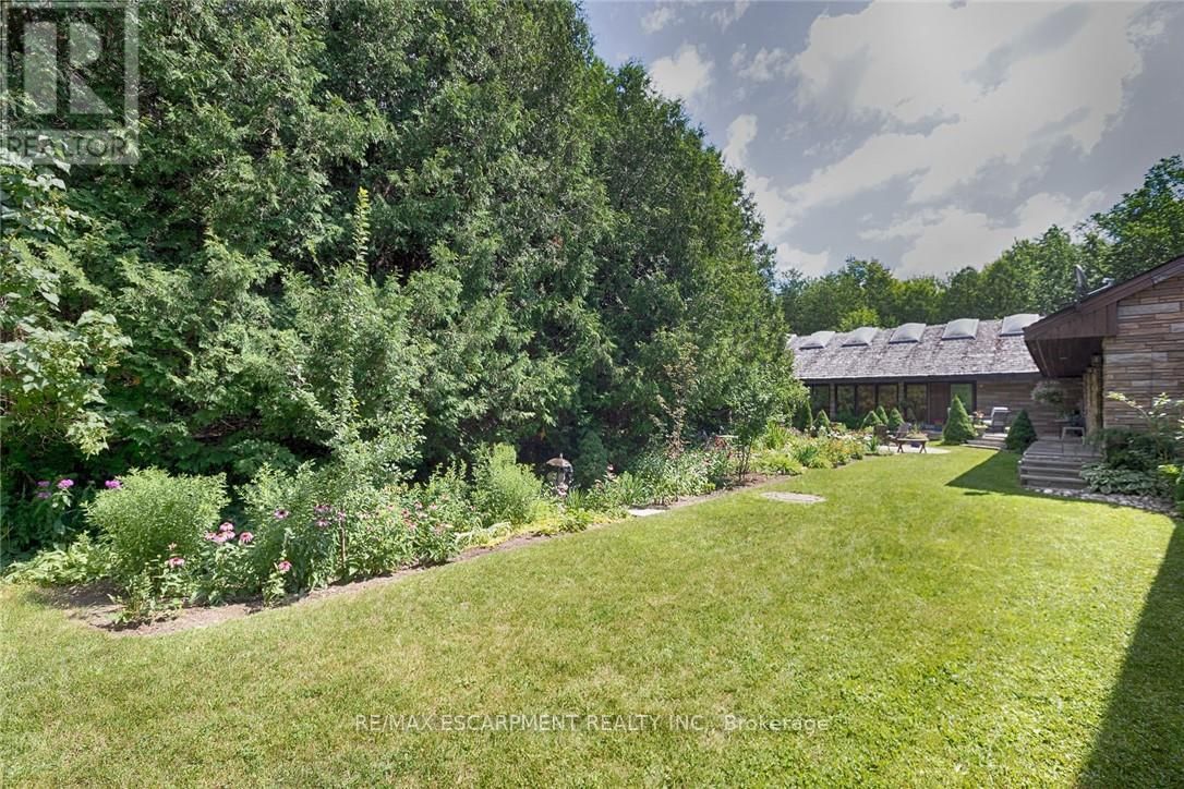 302783 DOUGLAS STREET Image 45