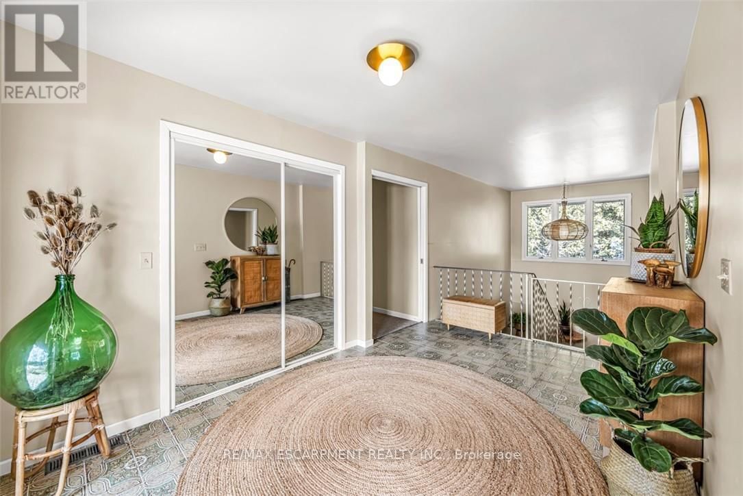 302783 DOUGLAS STREET Image 6