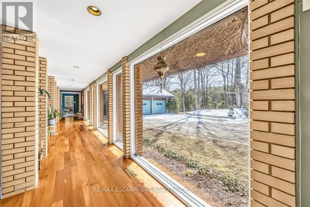302783 DOUGLAS STREET Image 8