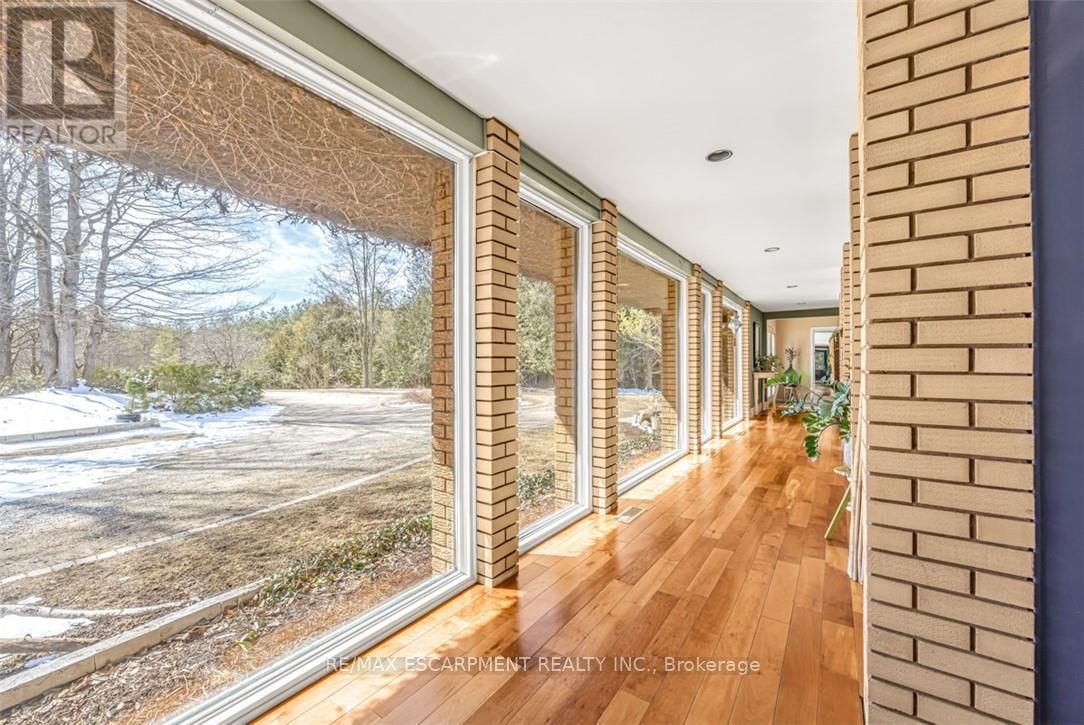 302783 DOUGLAS STREET Image 9