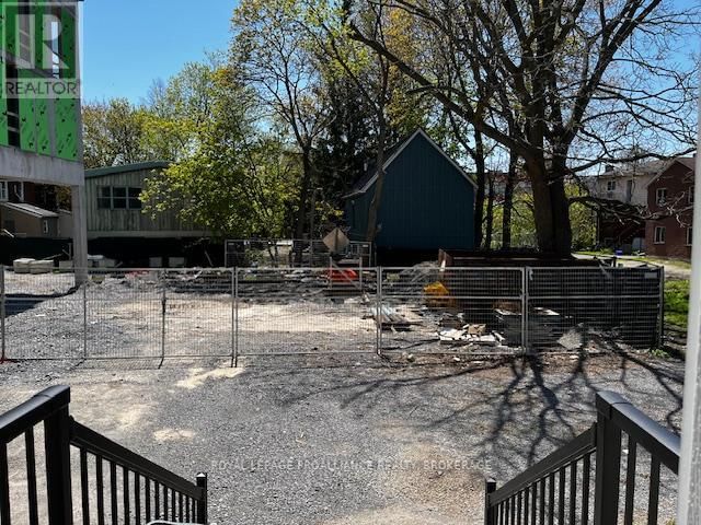 396 JOHNSON STREET Image 17