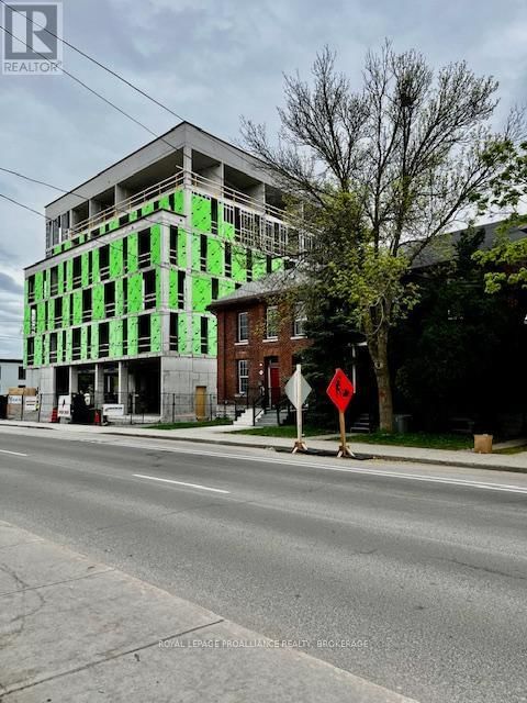 396 JOHNSON STREET Image 19