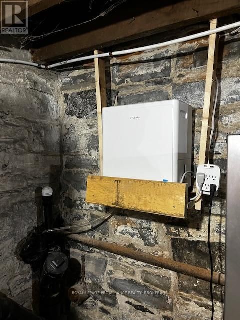 396 JOHNSON STREET Image 23