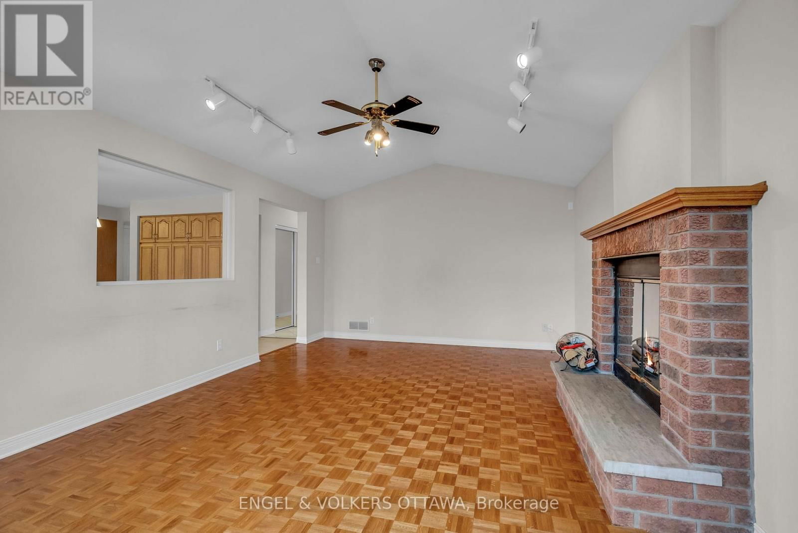 343 BILLINGS AVENUE Image 21
