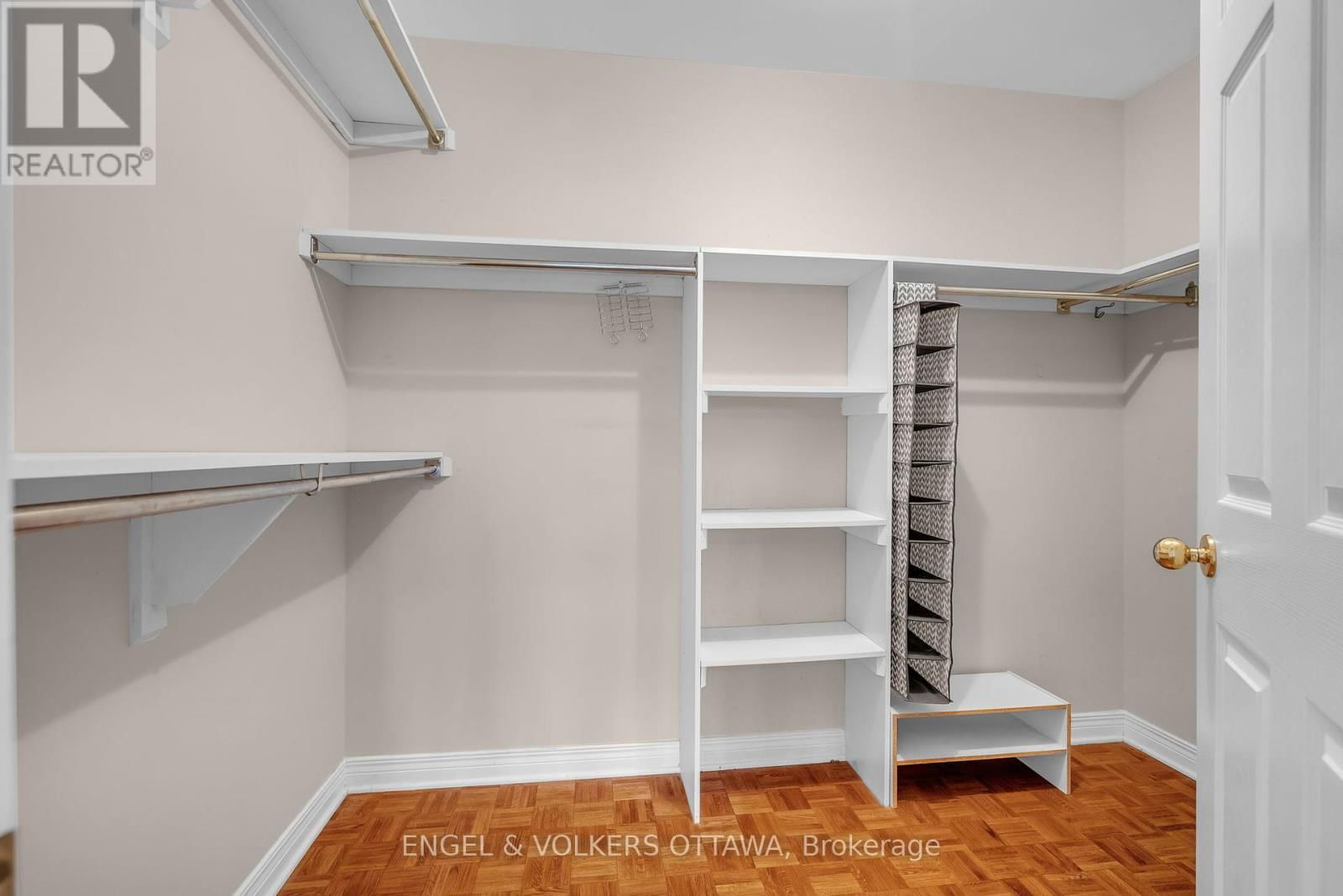 343 BILLINGS AVENUE Image 37