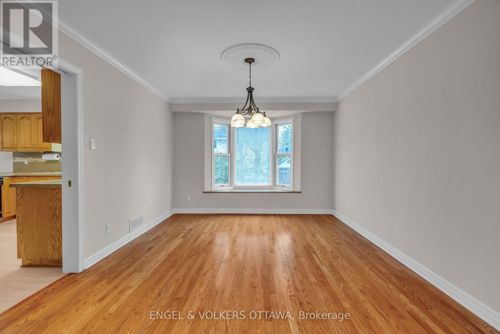 343 BILLINGS AVENUE Image 9