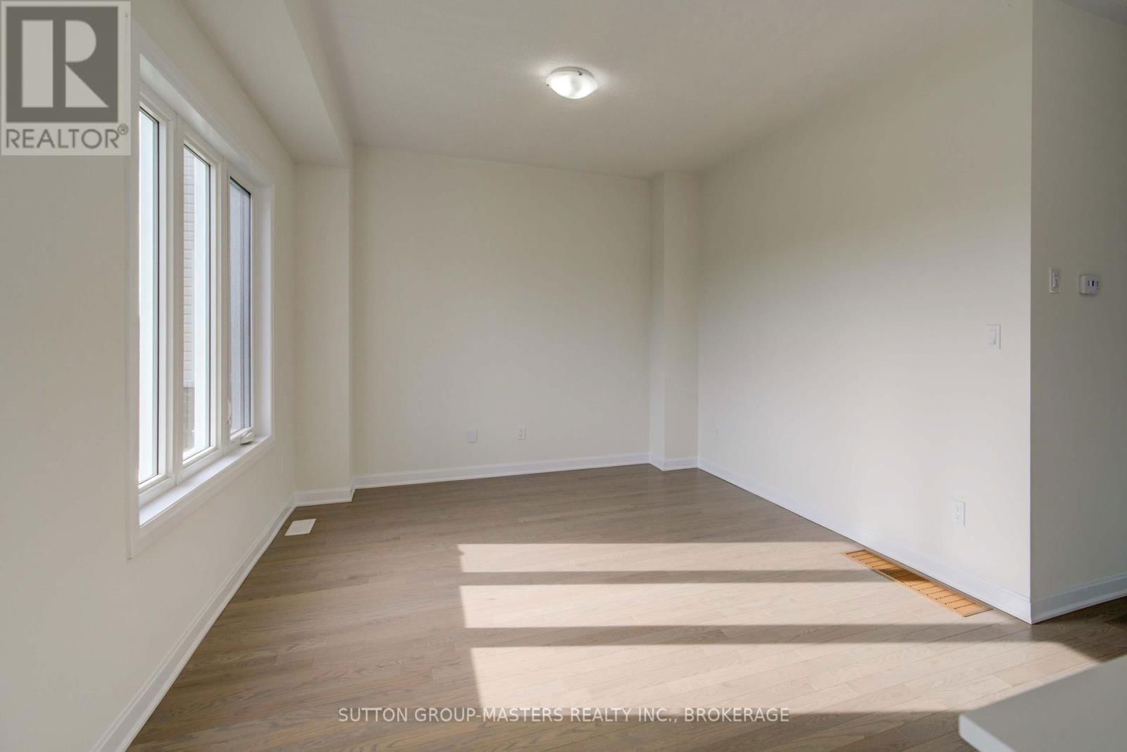 54 GOLF LINKS DRIVE Image 15