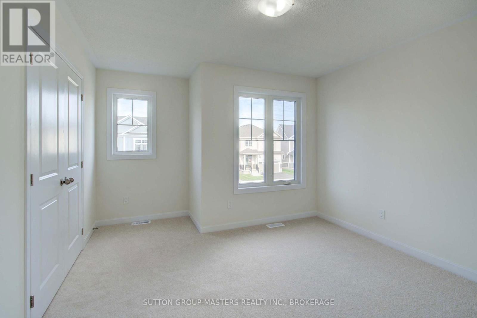 54 GOLF LINKS DRIVE Image 28