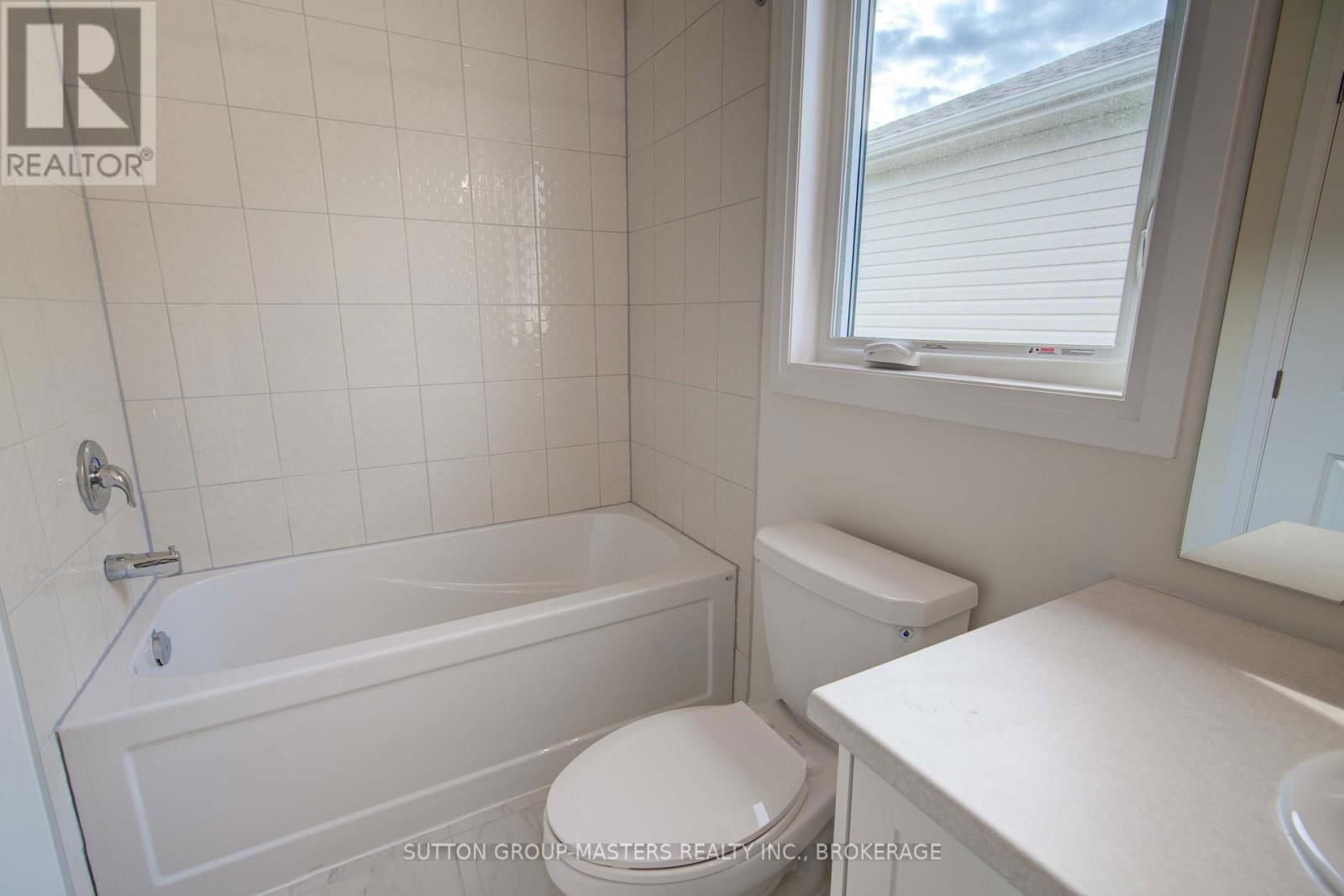54 GOLF LINKS DRIVE Image 29
