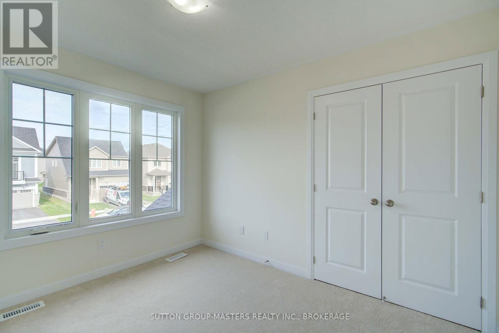 54 GOLF LINKS DRIVE Image 31