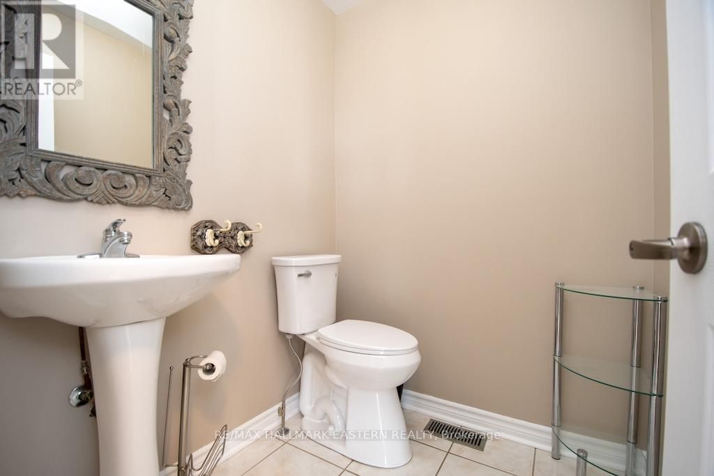 962 BAKER STREET Image 14