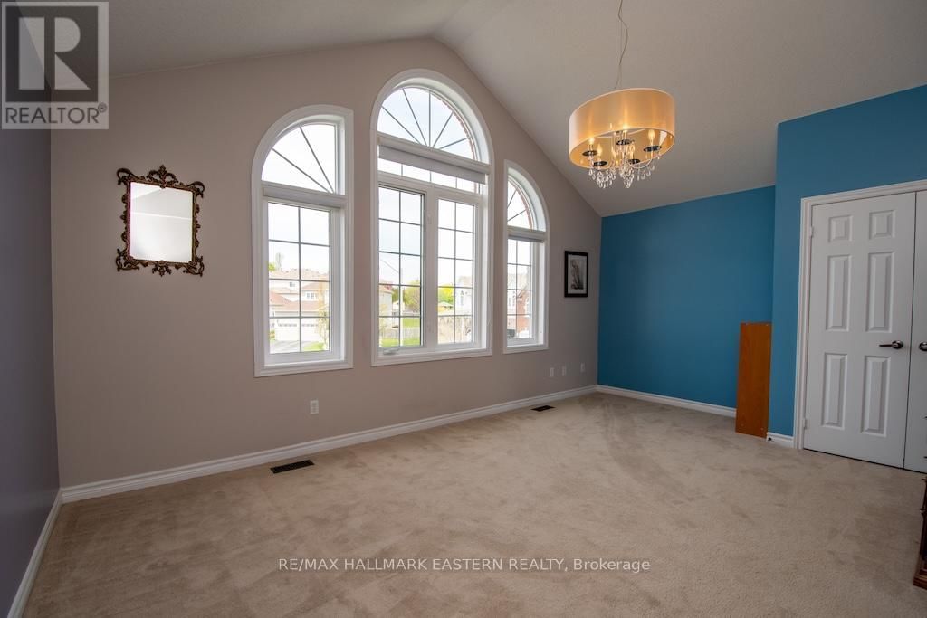 962 BAKER STREET Image 29