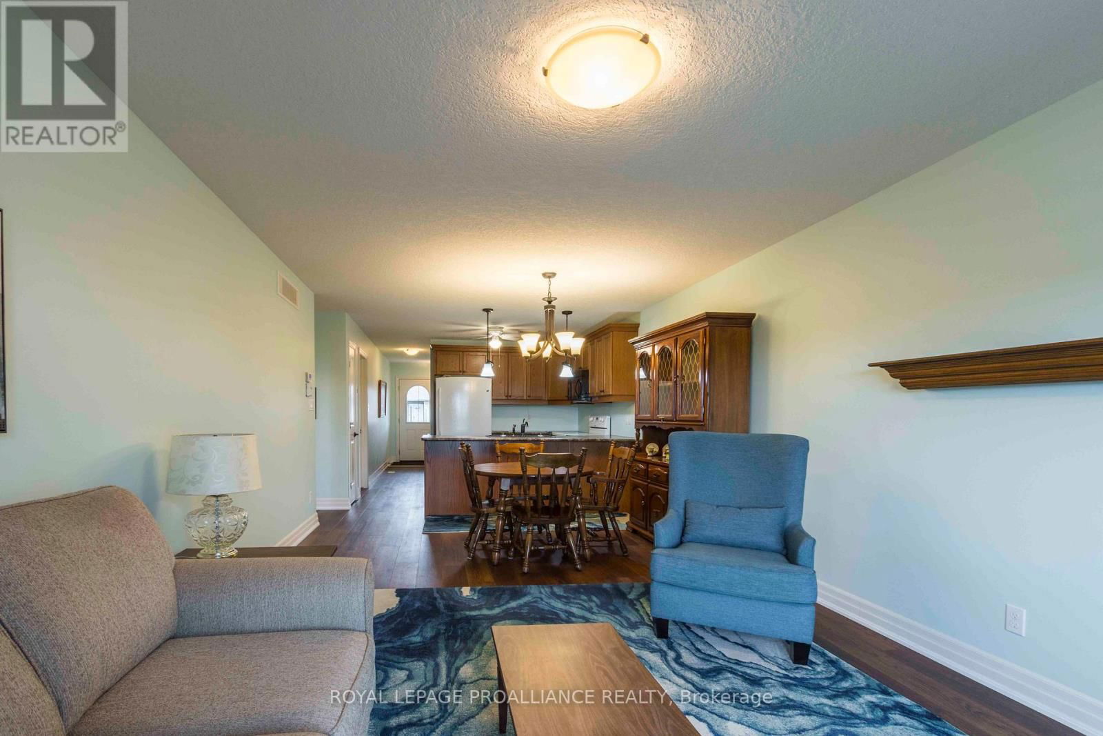 24 CORTLAND CRESCENT Image 12