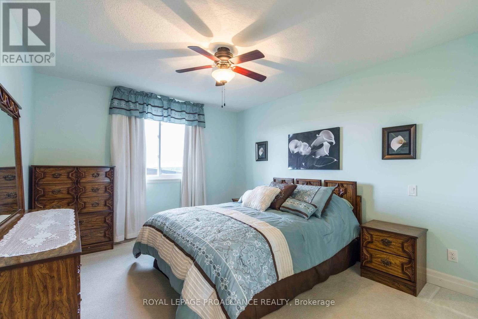 24 CORTLAND CRESCENT Image 13