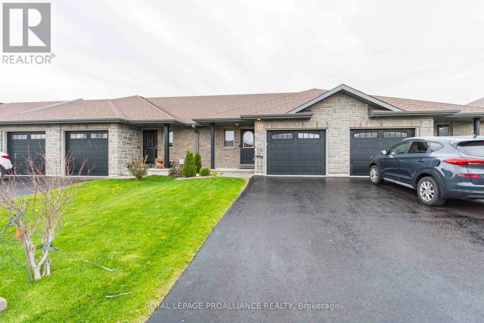24 CORTLAND CRESCENT Image 2