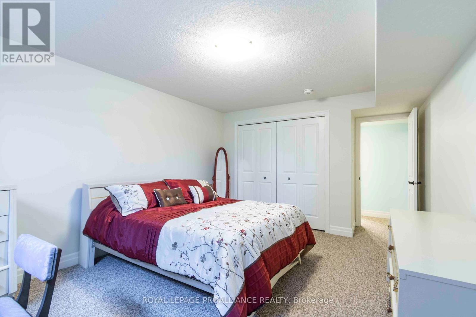 24 CORTLAND CRESCENT Image 20