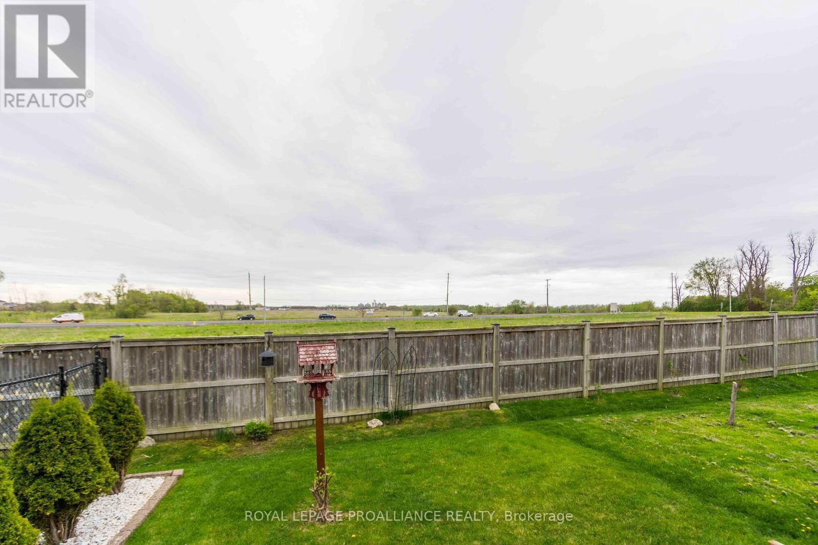 24 CORTLAND CRESCENT Image 23