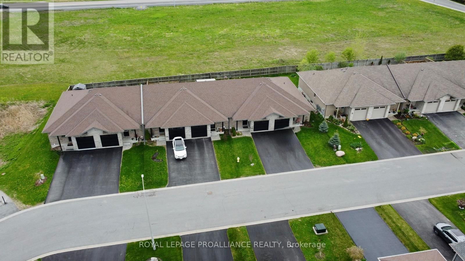 24 CORTLAND CRESCENT Image 26