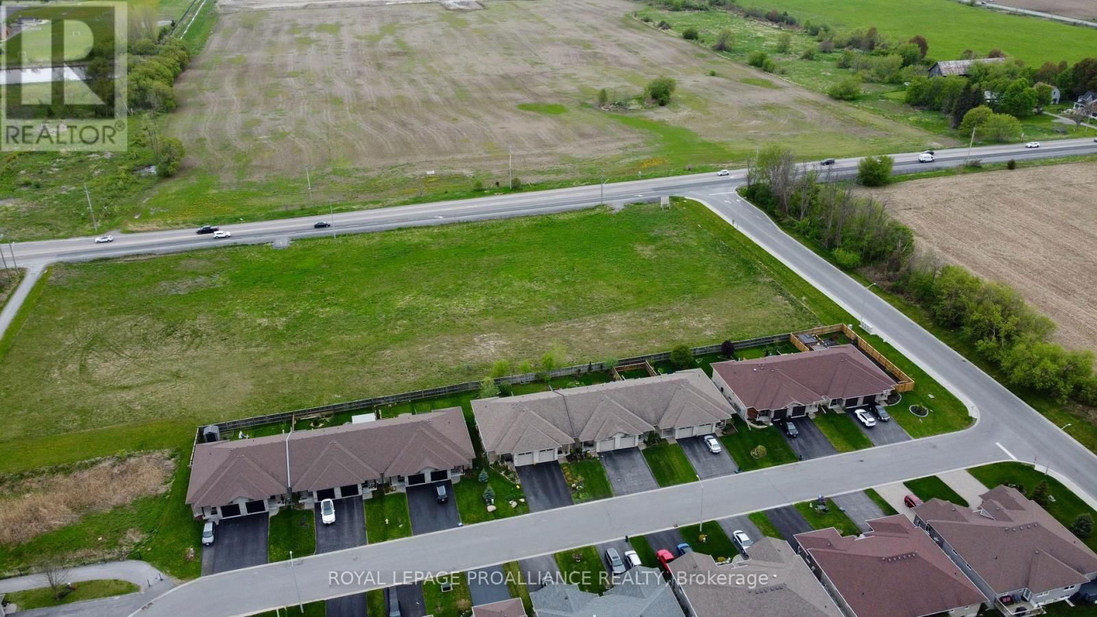 24 CORTLAND CRESCENT Image 30