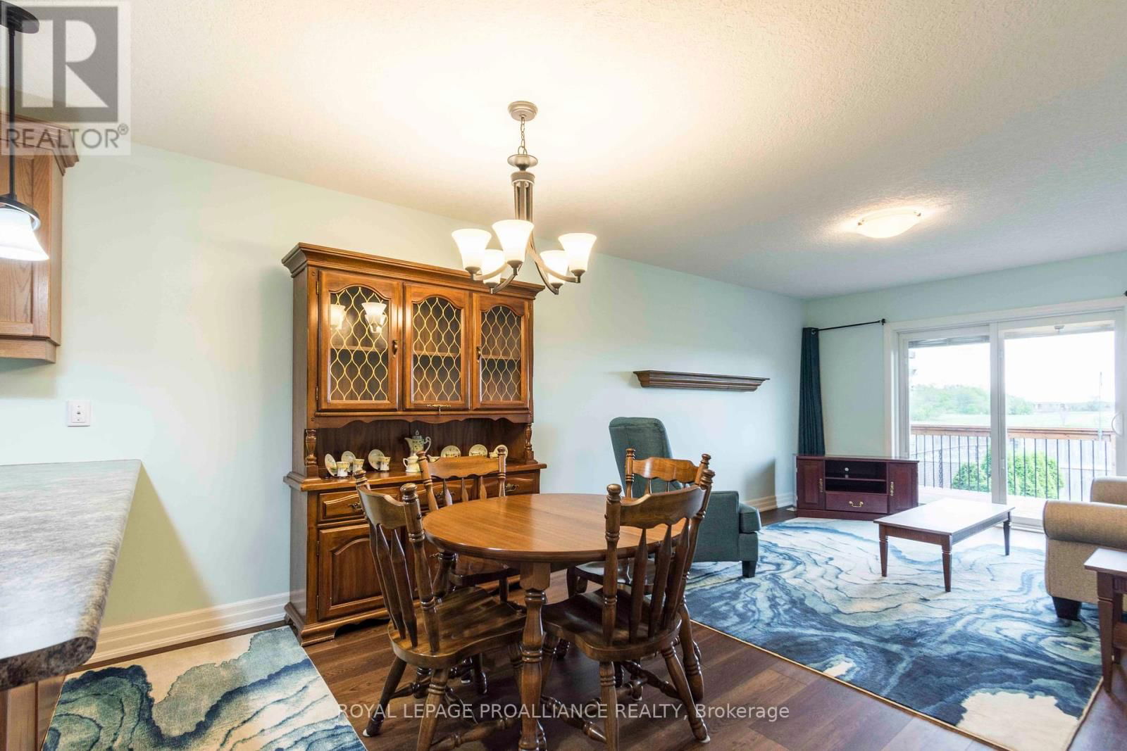 24 CORTLAND CRESCENT Image 8