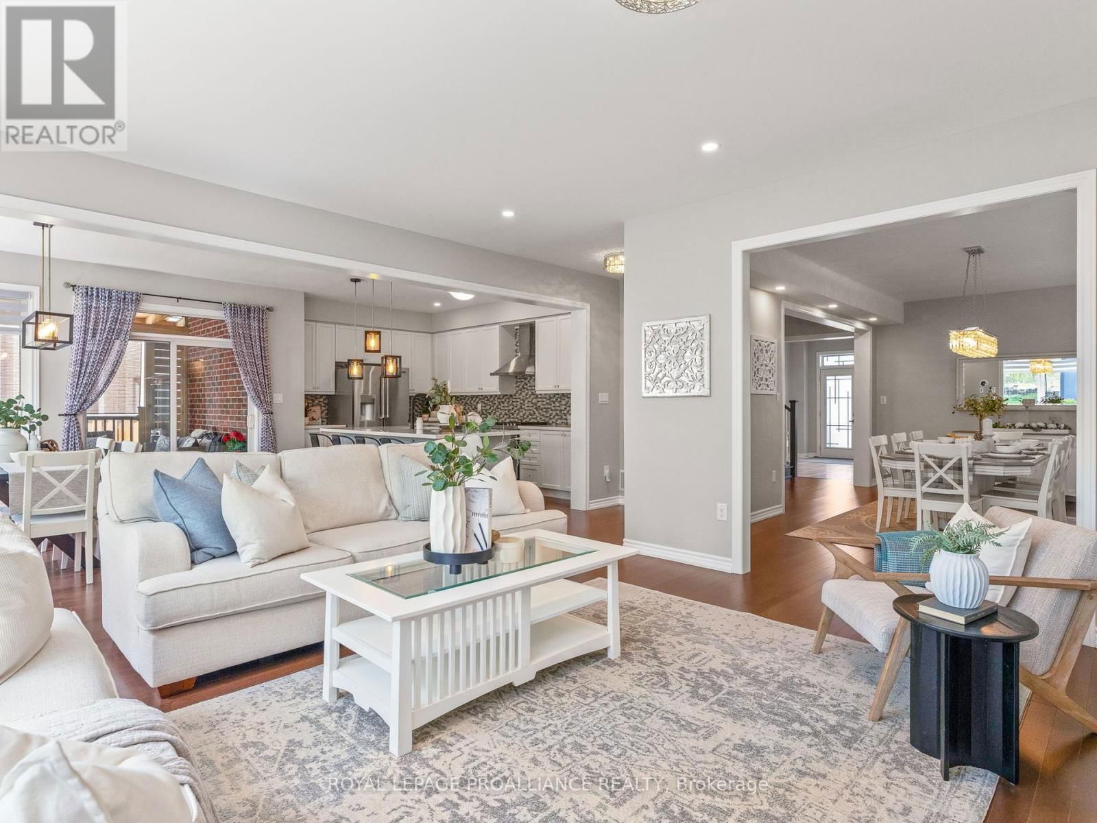 137 HIGHLANDS BOULEVARD Image 13