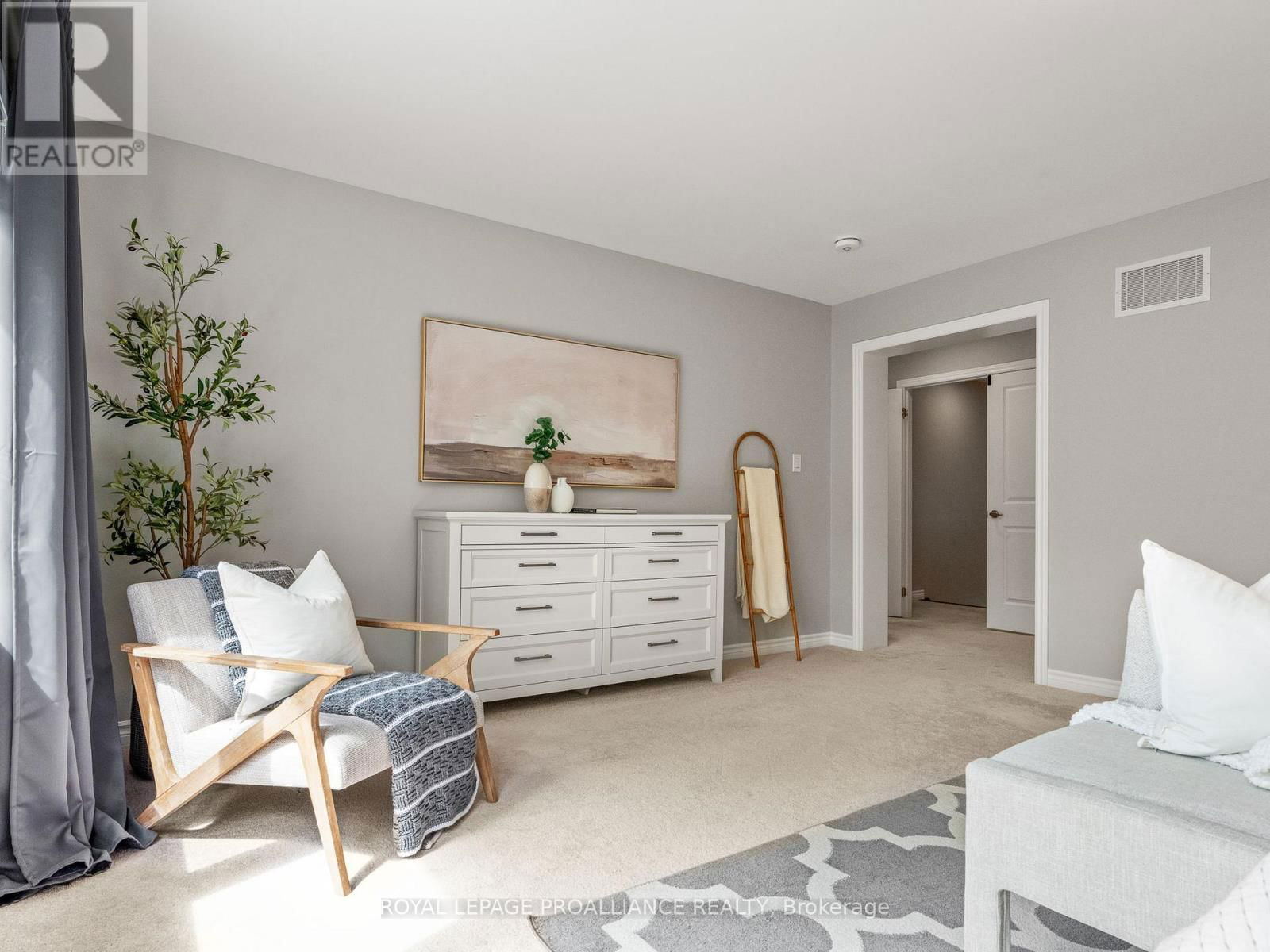 137 HIGHLANDS BOULEVARD Image 25