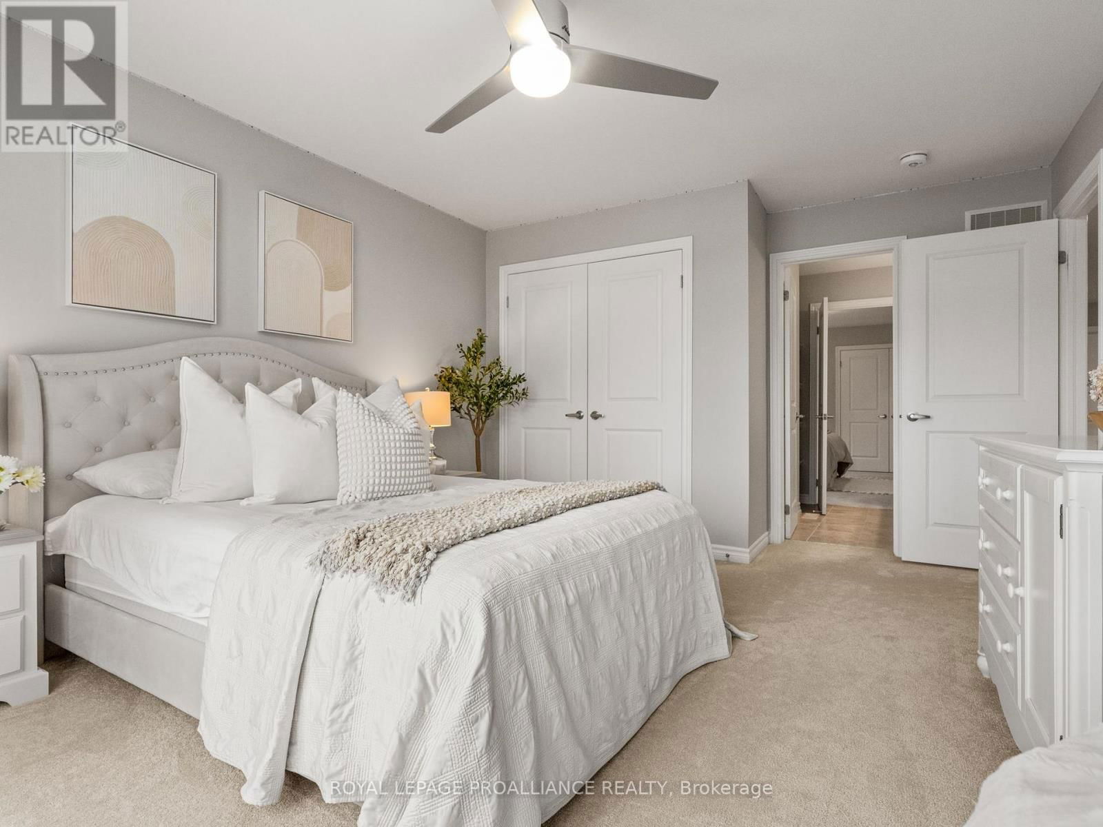 137 HIGHLANDS BOULEVARD Image 32