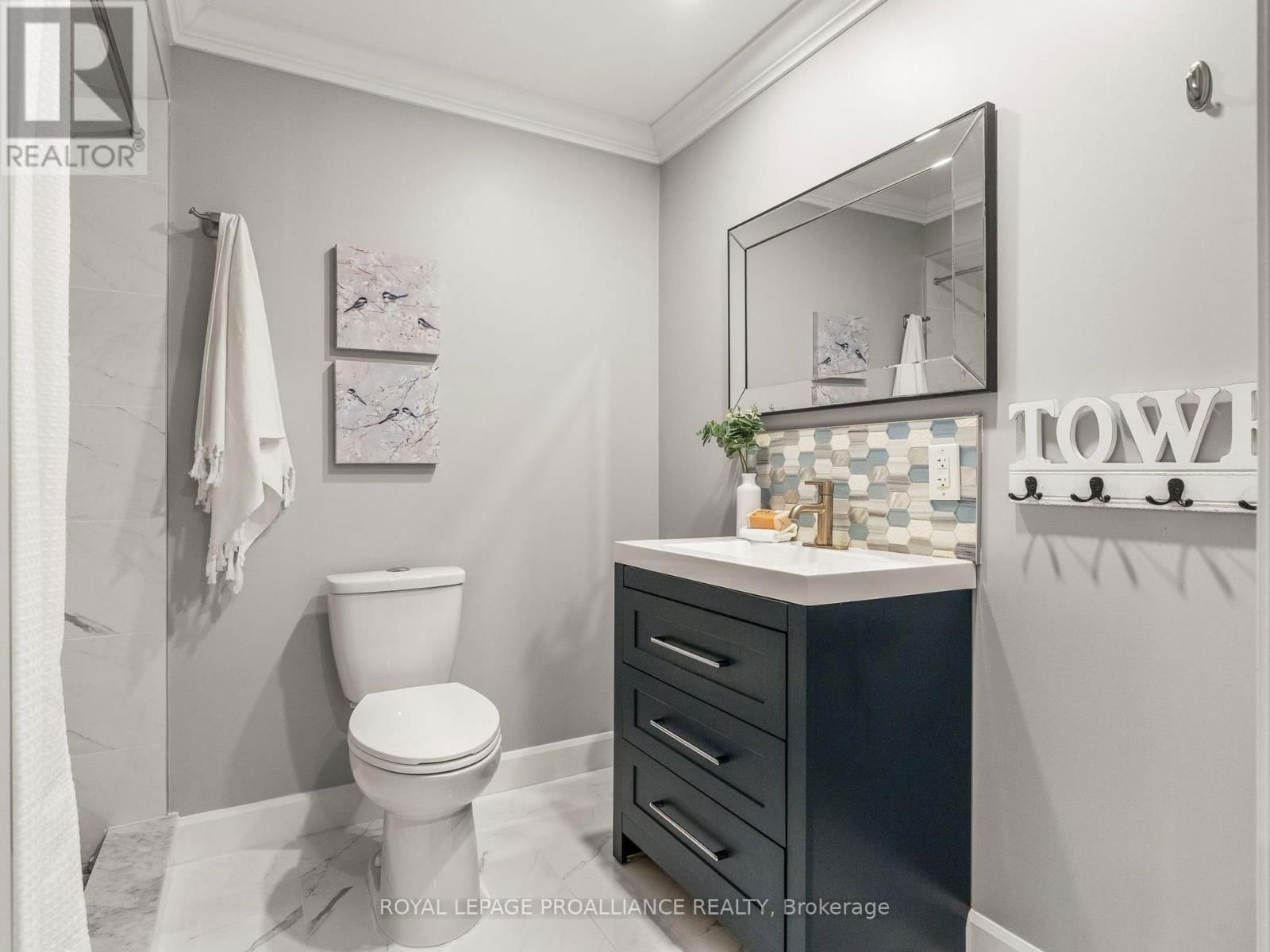 137 HIGHLANDS BOULEVARD Image 37