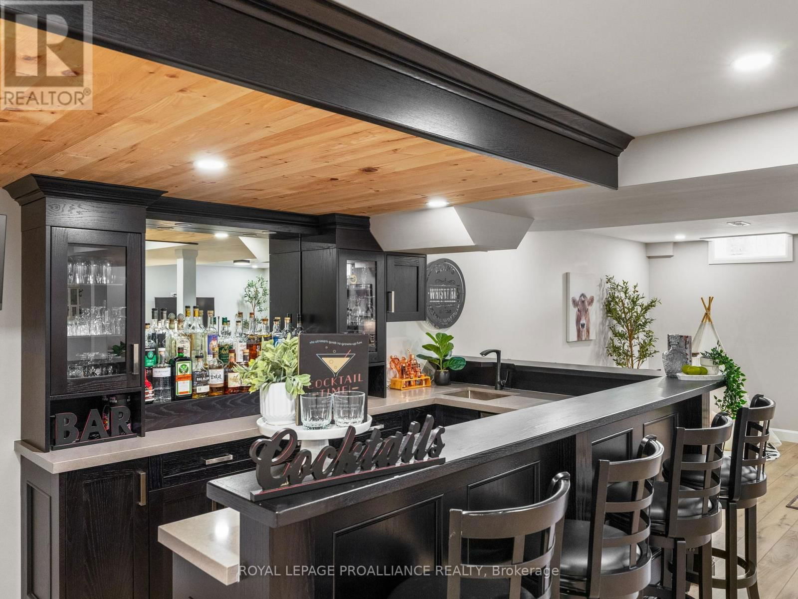 137 HIGHLANDS BOULEVARD Image 39