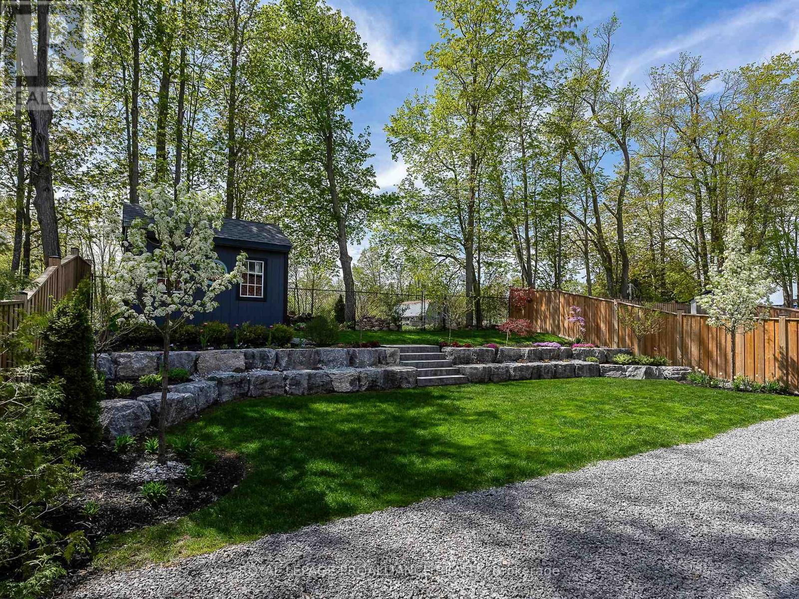 137 HIGHLANDS BOULEVARD Image 47