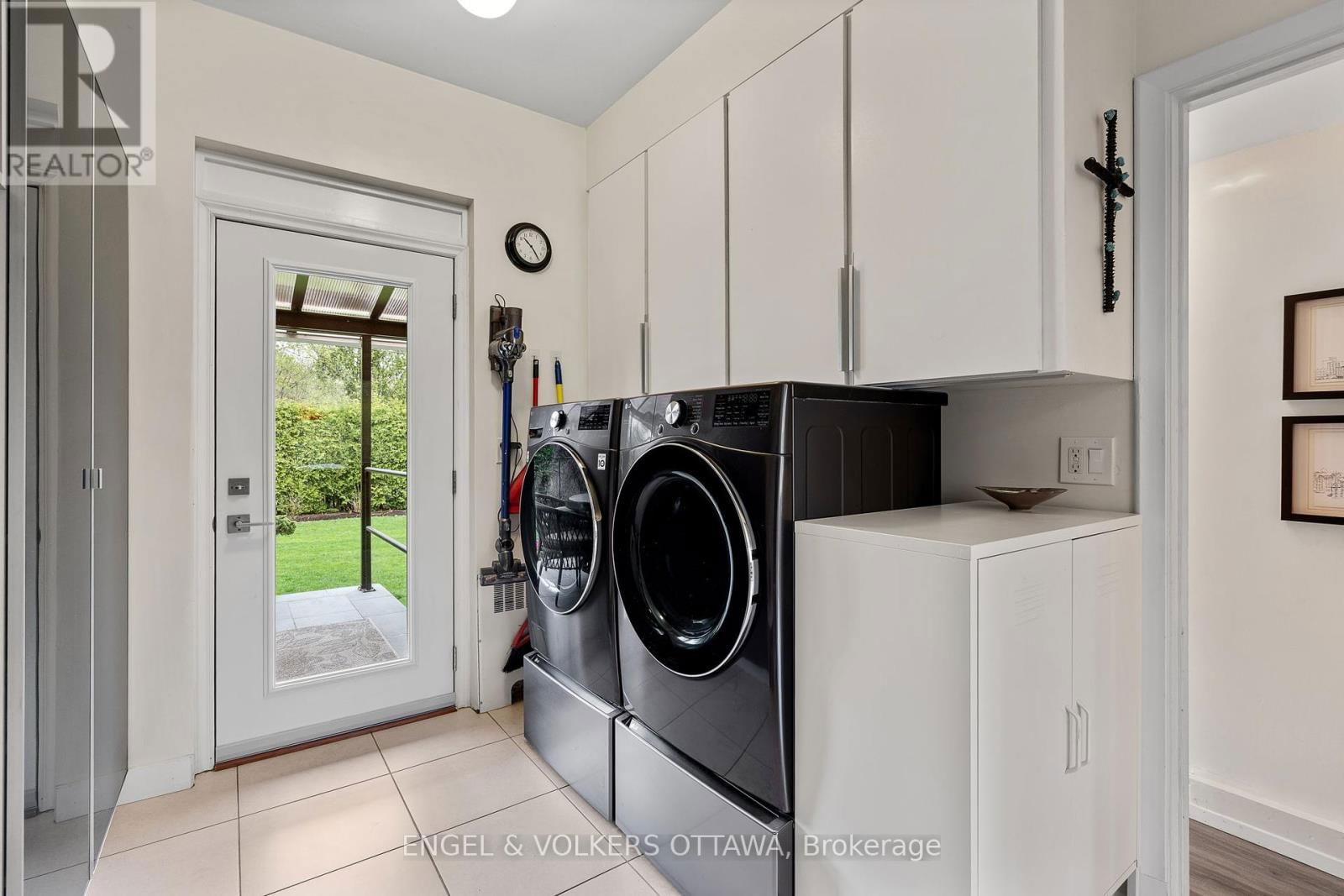 165 ISLAND PARK DRIVE Image 18