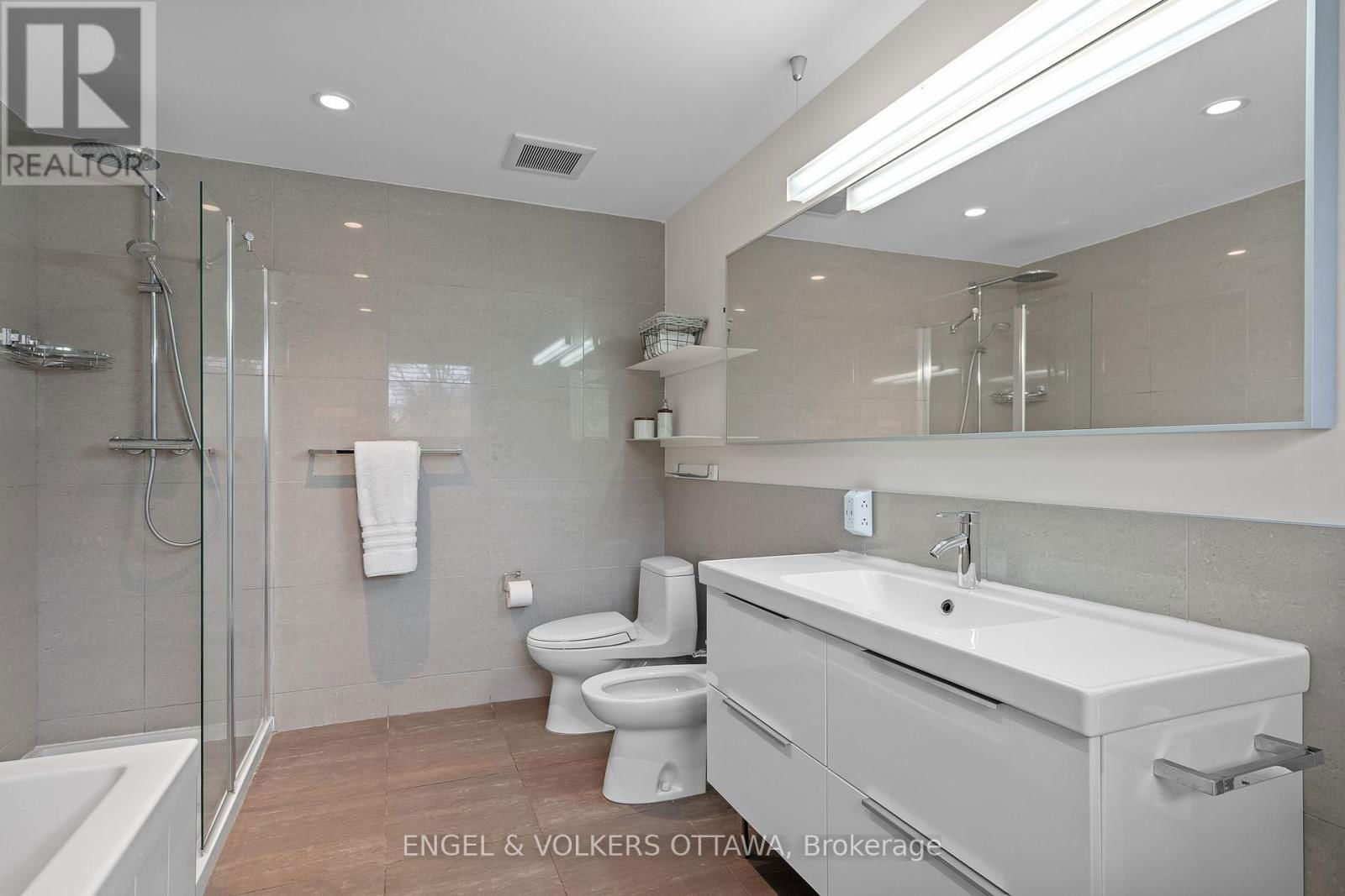 165 ISLAND PARK DRIVE Image 23