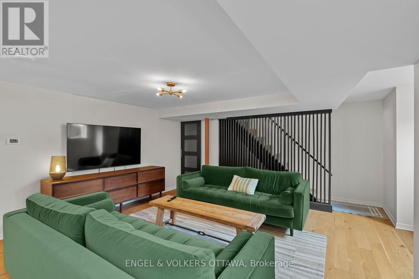 165 ISLAND PARK DRIVE Image 32