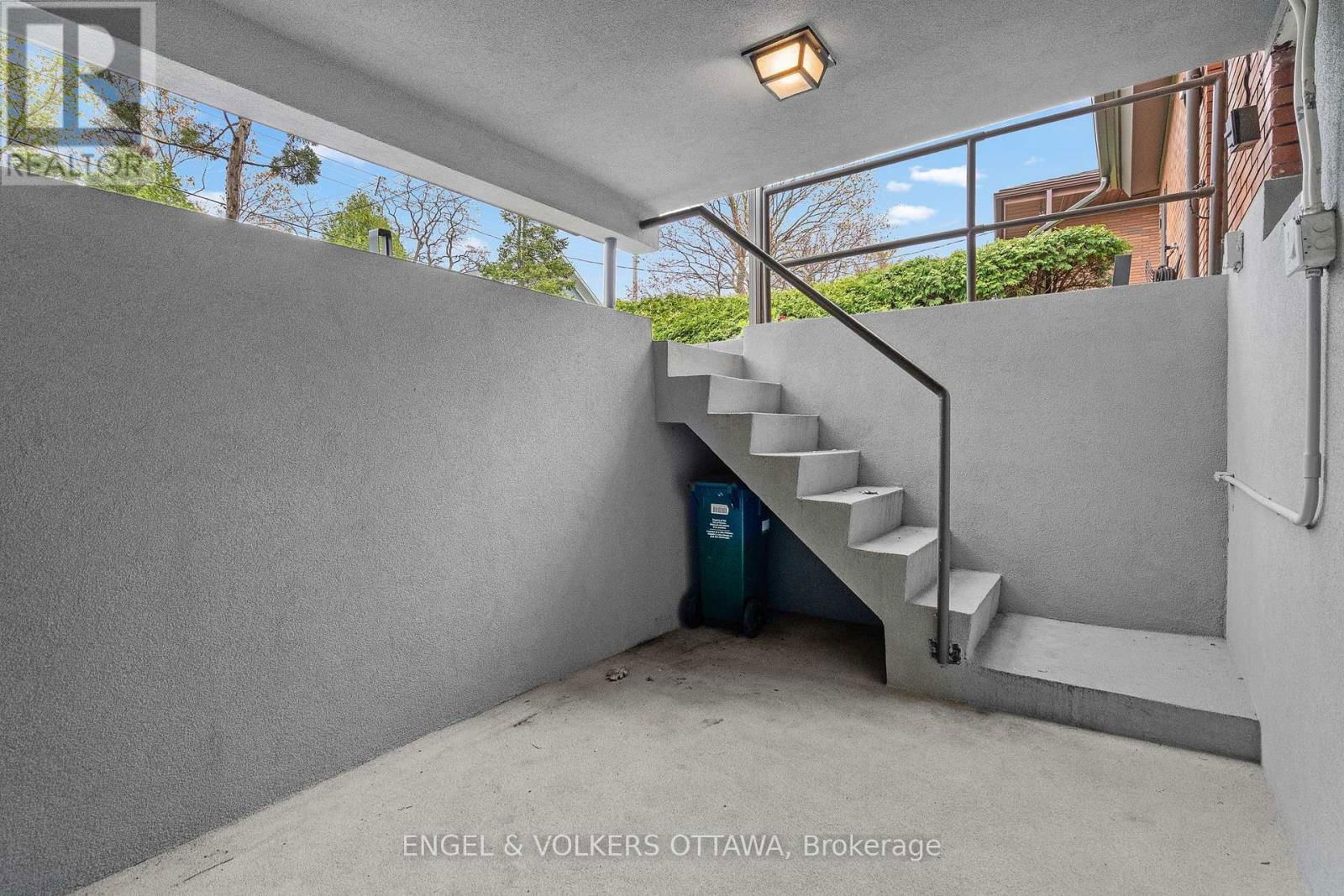 165 ISLAND PARK DRIVE Image 37