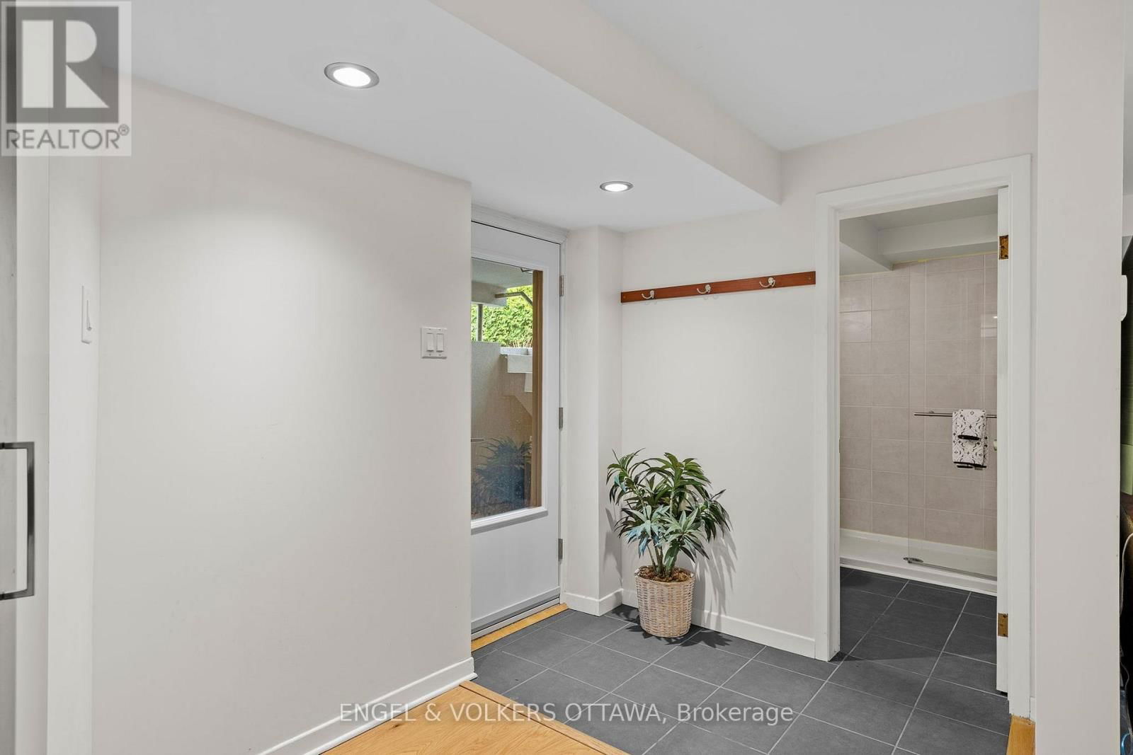 165 ISLAND PARK DRIVE Image 38