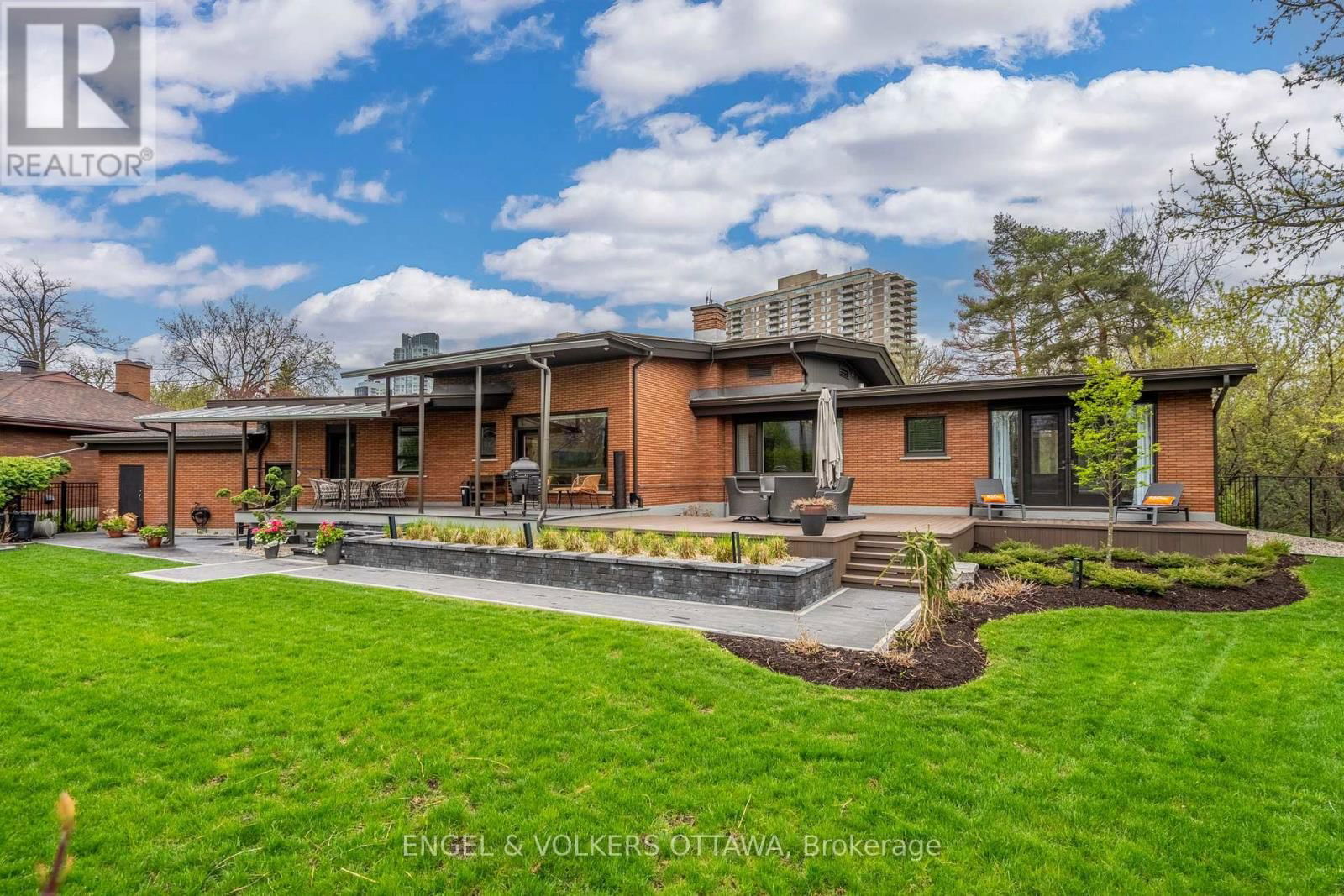 165 ISLAND PARK DRIVE Image 45