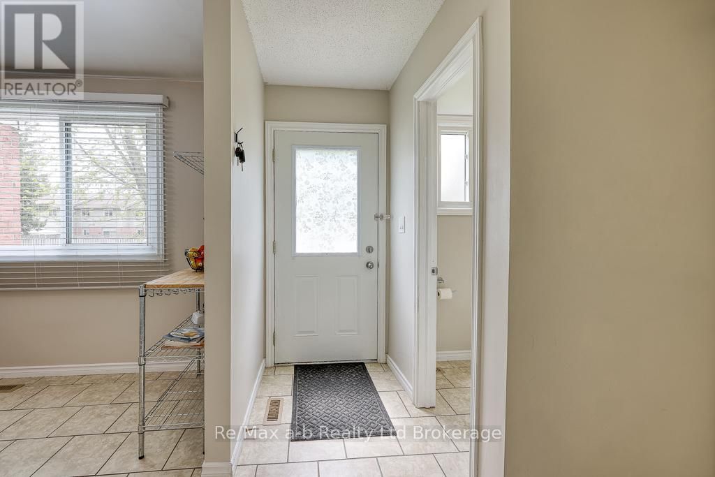 3 - 478 SPRINGBANK AVENUE NORTH Image 10