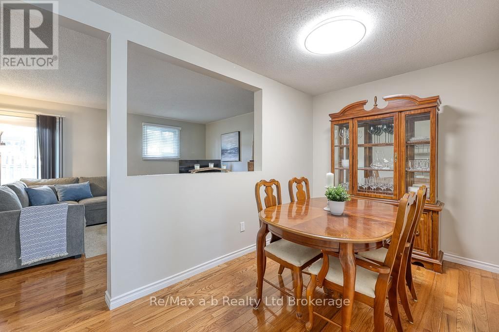 3 - 478 SPRINGBANK AVENUE NORTH Image 11