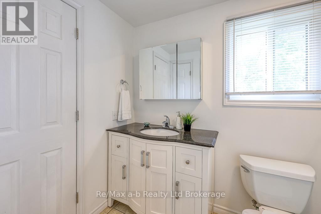 3 - 478 SPRINGBANK AVENUE NORTH Image 18