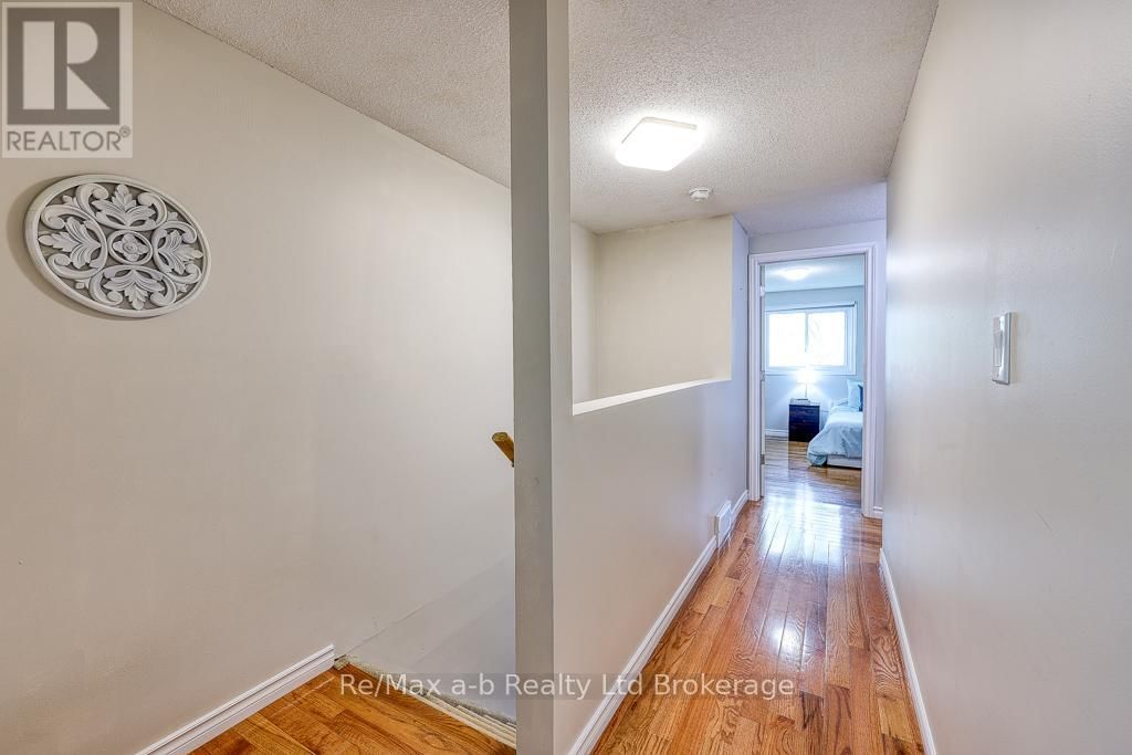 3 - 478 SPRINGBANK AVENUE NORTH Image 20