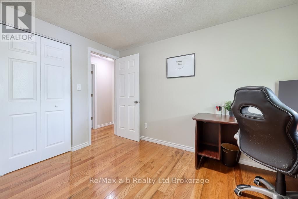3 - 478 SPRINGBANK AVENUE NORTH Image 27