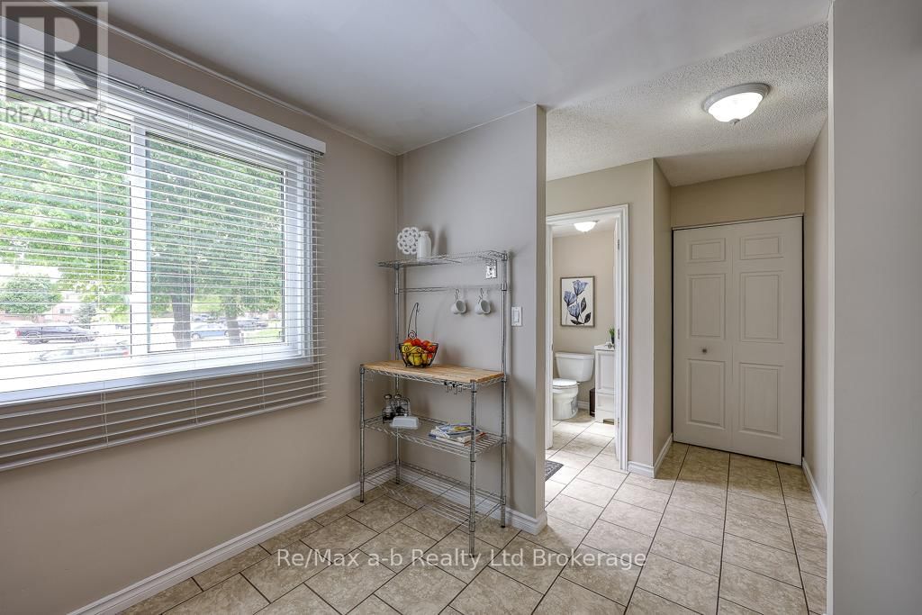 3 - 478 SPRINGBANK AVENUE NORTH Image 8